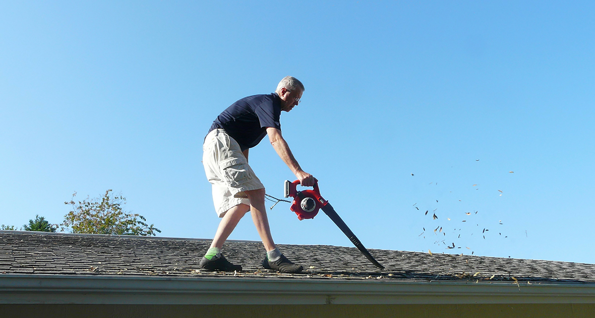 the common dangers of home gutter cleaning in Colorado
